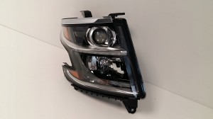 CHEVROLET SUBURBAN TAHOE 16-19 LAMPA PRAWA XENON