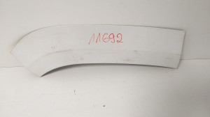 JEEP GRAND CHEROKEE SRT8 LISTWA BŁOTNIKA PRAWY TYŁ