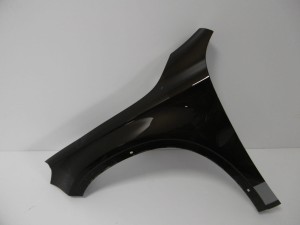 MERCEDES GLA  BŁOTNIK LEWY PRZÓD PRZEDNI A1568810114B