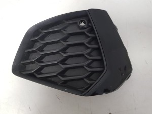 AUDI A3 S-LINE KRATKA ATRAPA LEWA ZDERZAKA LEWY PRZÓD PRZEDNIA 8Y0807681