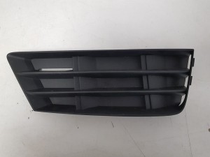 AUDI A4 B9 KRATKA PRAWA ZDERZAKA PRAWY PRZÓD 8W0807682B