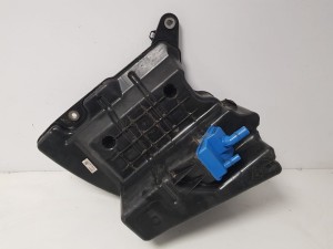 AUDI A4 B9 8W ZBIORNIK  POMPA ADBLUE POJEMNIK NA PŁYN 4067411AD 8W0131969L