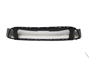 KRATKA ATRAPA ZDERZAKA SRODKOWA PRZÓD BMW 5 M-PAKIET F11 F10 10-17