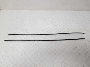 ORYGINALNA NOWA LISTWA OZDOBNA ZGARNIAJĄCA SZYBY CZOŁOWEJ PRAWA SEAT LEON III 3 12-20 PRZÓD PRAWY 5F0854542