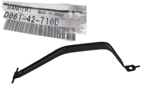 NOWY ORYGINALNY UCHWYT TASMA MONTAŻOWA MOCOWANIE ZBIORNIKA PALIWA MAZDA DEMIO I 1 96-01 D061-42-710B