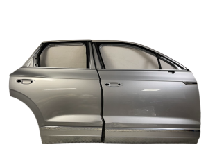 ŁADNE DRZWI LISTWA PRAWE TYLNE PRAWA TYŁ VW TOUAREG III 3 18-26 760833208 760