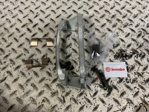 NOWE ORYGINALNE JARZMO HAMULCA TYLNEGO TYŁ FIAT DUCATO III 18-25 77369098