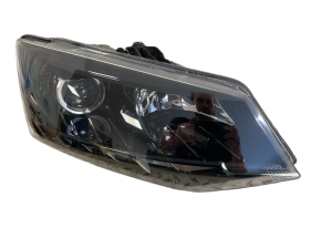 SKODA FABIA 3 III 6V0 14-18 LAMPA PRAWA PRZEDNIA SOCZEWKA PRAWY PRZÓD 6V1941016A EUROPA IGŁA